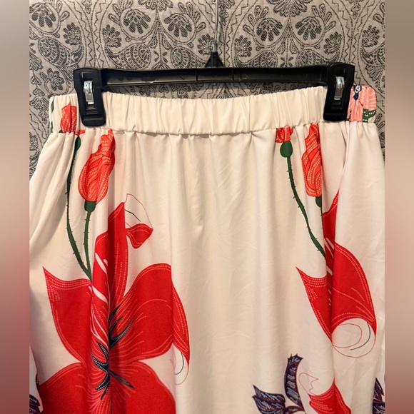 Floral Red & Pink Maxi Skirt - Women - Picture 5 of 7